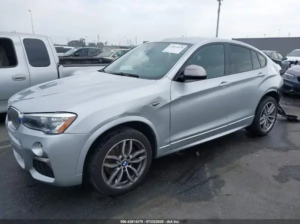 5UXXW7C56J0W64140 2018 BMW X4 - Image 2