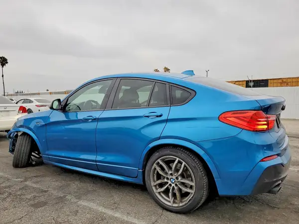 5UXXW7C56J0W64946 2018 BMW X4 - Image 2