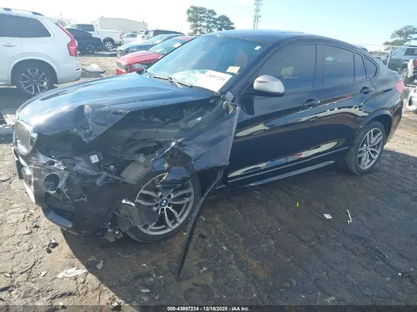 5UXXW7C59J0W63824 2018 BMW X4 - Image 2