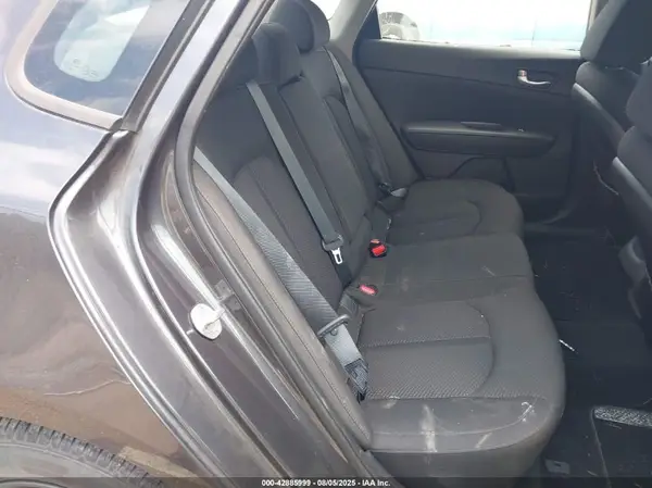 5XXGT4L10GG012417 2016 KIA OPTIMA - Image 8