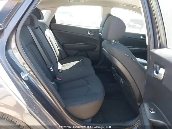 5XXGT4L10GG051878 2016 KIA OPTIMA - Image 8