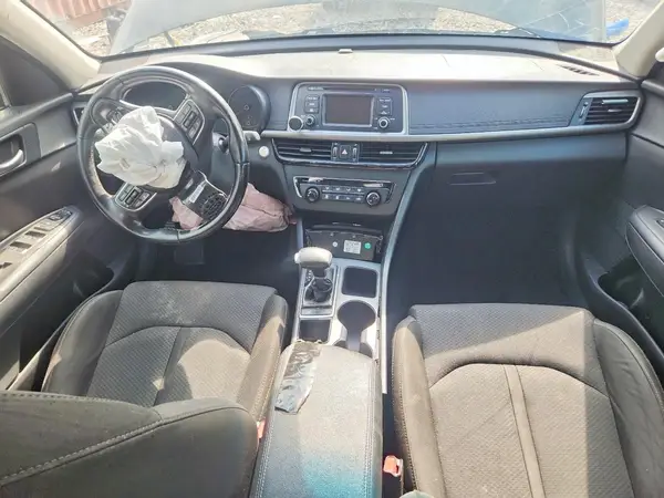 5XXGT4L10GG067272 2016 KIA OPTIMA - Image 8