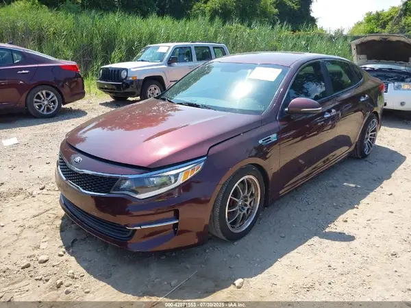 5XXGT4L10GG106989 2016 KIA OPTIMA - Image 2
