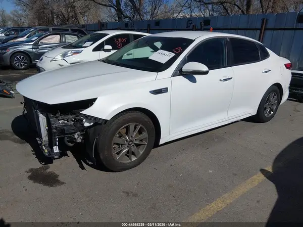 5XXGT4L10JG183952 2018 KIA OPTIMA - Image 2