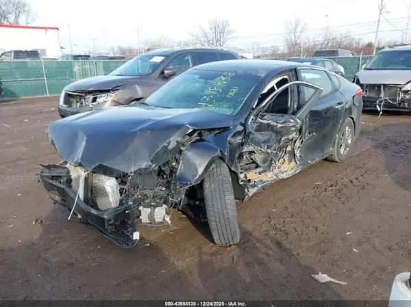 5XXGT4L10JG212821 2018 KIA OPTIMA - Image 2