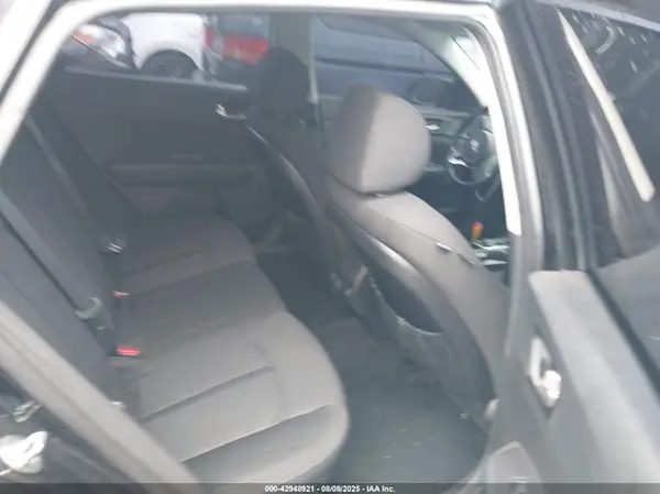 5XXGT4L10JG243681 2018 KIA OPTIMA - Image 8