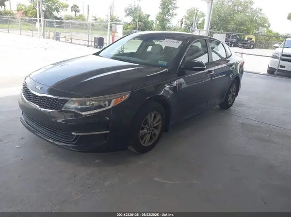 5XXGT4L11GG067068 2016 KIA OPTIMA - Image 2