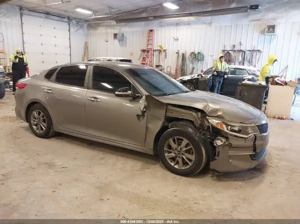5XXGT4L11HG122393 2017 KIA OPTIMA - Image 1
