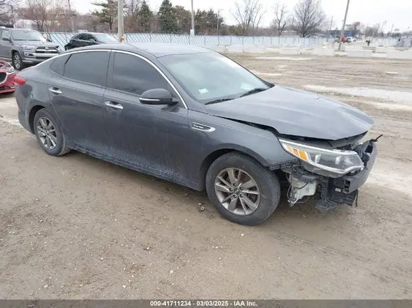 5XXGT4L11HG176695 2017 KIA OPTIMA - Image 1