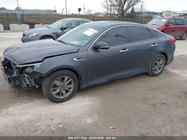 5XXGT4L11HG176695 2017 KIA OPTIMA - Image 2