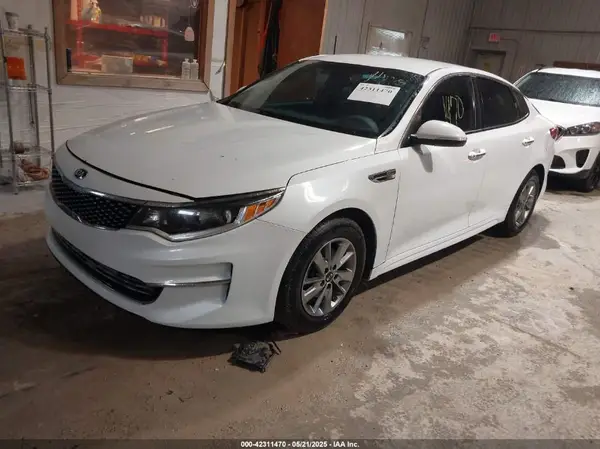 5XXGT4L11JG179408 2018 KIA OPTIMA - Image 2