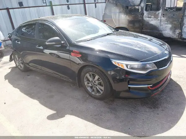 5XXGT4L11JG241518 2018 KIA OPTIMA - Image 1