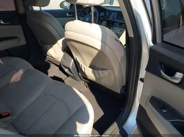 5XXGT4L12GG002648 2016 KIA OPTIMA - Image 8