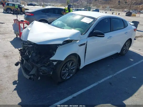 5XXGT4L12HG176334 2017 KIA OPTIMA - Image 2