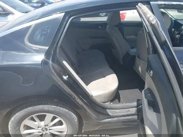 5XXGT4L13GG014940 2016 KIA OPTIMA - Image 8