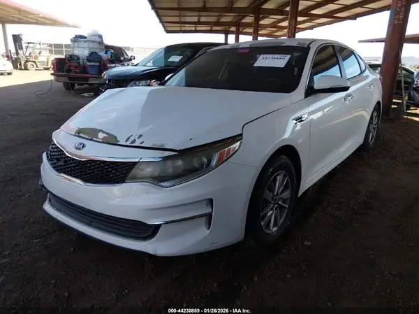 5XXGT4L13JG209167 2018 KIA OPTIMA - Image 2