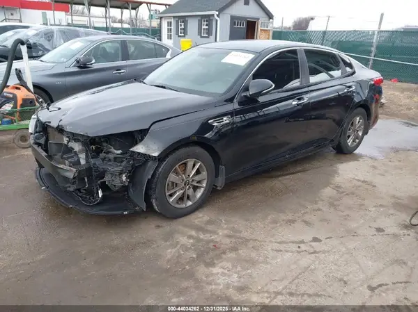 5XXGT4L13JG220606 2018 KIA OPTIMA - Image 2