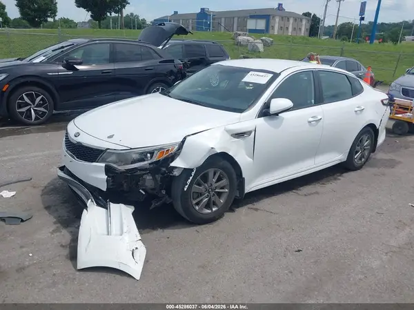 5XXGT4L13JG238314 2018 KIA OPTIMA - Image 2