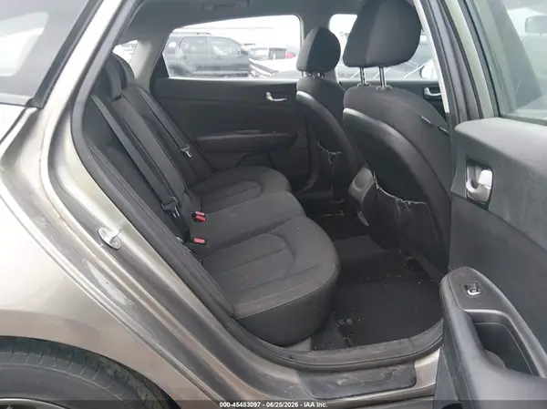 5XXGT4L14GG057652 2016 KIA OPTIMA - Image 8