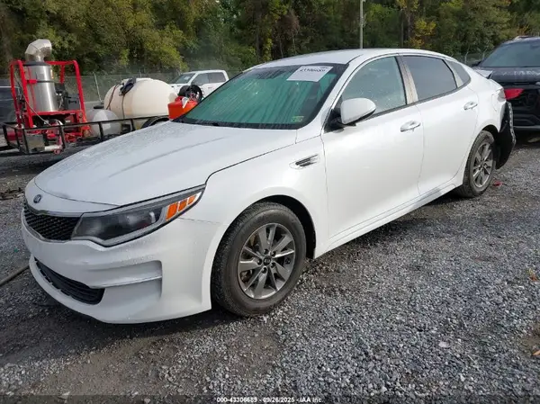 5XXGT4L14JG216533 2018 KIA OPTIMA - Image 2