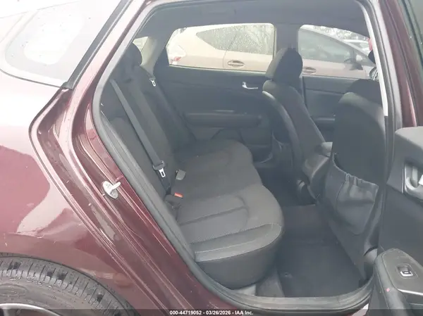 5XXGT4L15GG077344 2016 KIA OPTIMA - Image 8