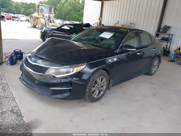 5XXGT4L15GG081233 2016 KIA OPTIMA - Image 2