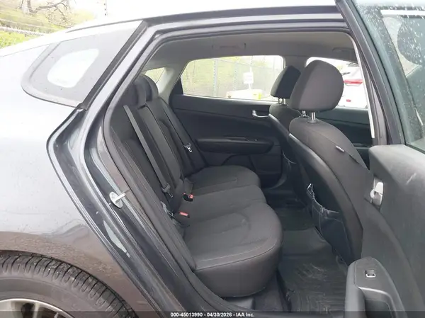 5XXGT4L15HG136801 2017 KIA OPTIMA - Image 8