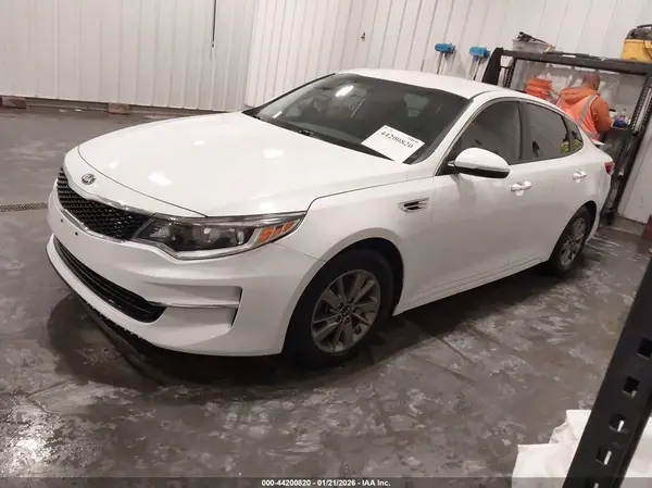 5XXGT4L15JG178844 2018 KIA OPTIMA - Image 2