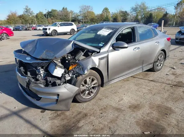5XXGT4L15JG215410 2018 KIA OPTIMA - Image 2