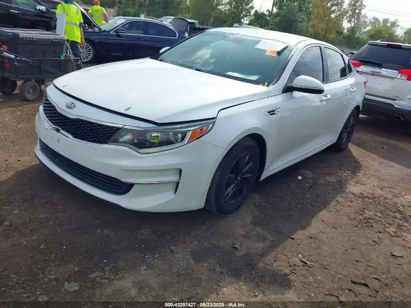 5XXGT4L16GG010073 2016 KIA OPTIMA - Image 2