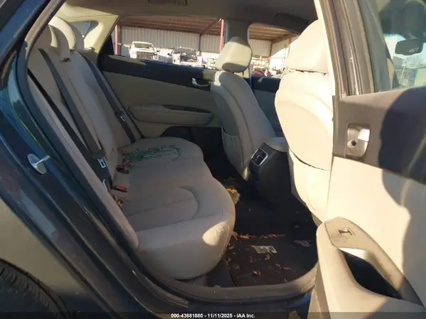 5XXGT4L16GG027603 2016 KIA OPTIMA - Image 8