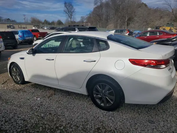 5XXGT4L16HG127511 2017 KIA OPTIMA - Image 2