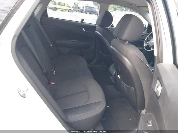 5XXGT4L17GG015007 2016 KIA OPTIMA - Image 8
