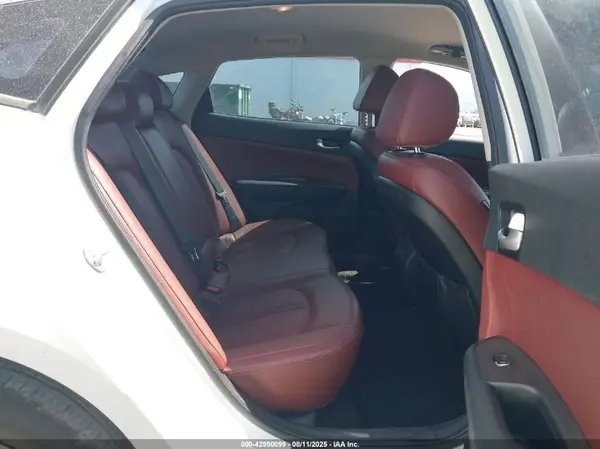 5XXGT4L17HG143104 2017 KIA OPTIMA - Image 8