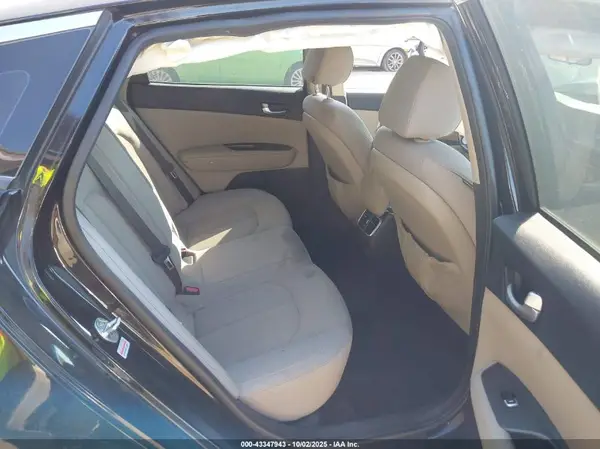 5XXGT4L17HG150084 2017 KIA OPTIMA - Image 8