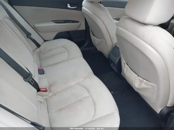 5XXGT4L18GG002735 2016 KIA OPTIMA - Image 8