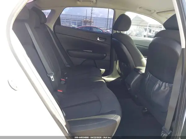 5XXGT4L18GG042474 2016 KIA OPTIMA - Image 8