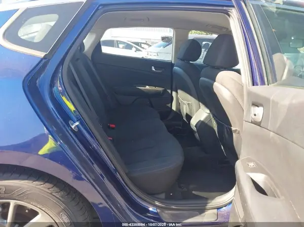 5XXGT4L19GG012948 2016 KIA OPTIMA - Image 8