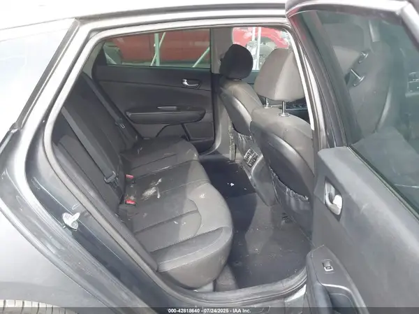 5XXGT4L19GG106196 2016 KIA OPTIMA - Image 8