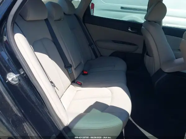 5XXGT4L1XGG022338 2016 KIA OPTIMA - Image 8