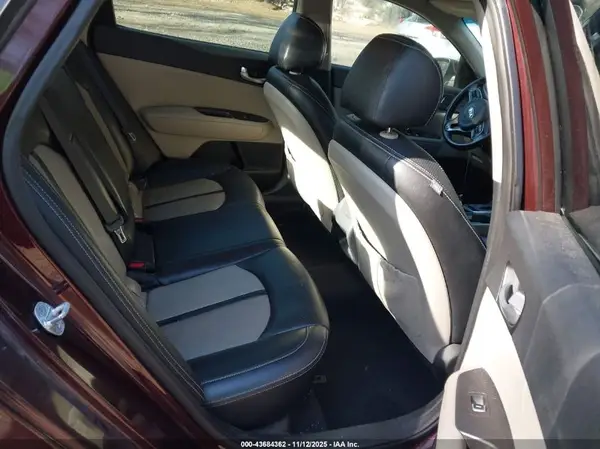 5XXGT4L1XGG032979 2016 KIA OPTIMA - Image 8