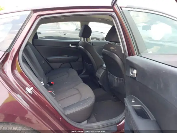 5XXGT4L1XGG050186 2016 KIA OPTIMA - Image 8