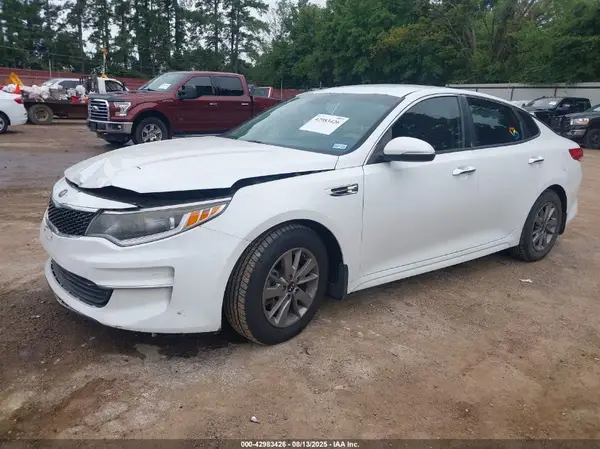 5XXGT4L1XGG080689 2016 KIA OPTIMA - Image 2