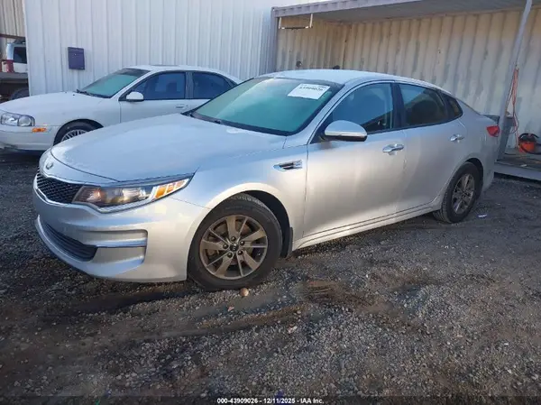 5XXGT4L1XGG103856 2016 KIA OPTIMA - Image 2