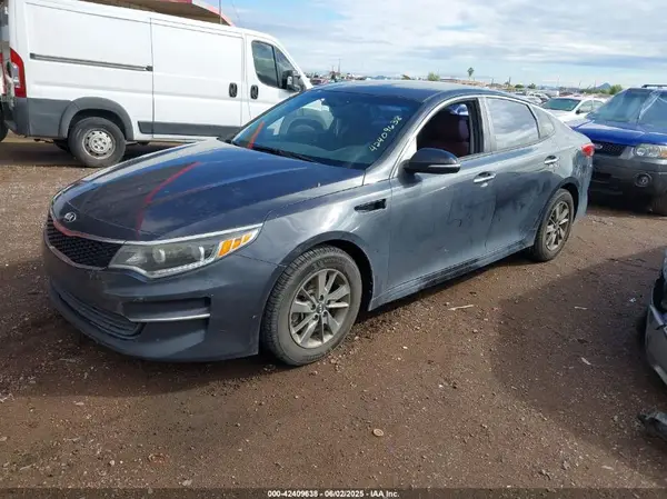 5XXGT4L1XHG176260 2017 KIA OPTIMA - Image 2