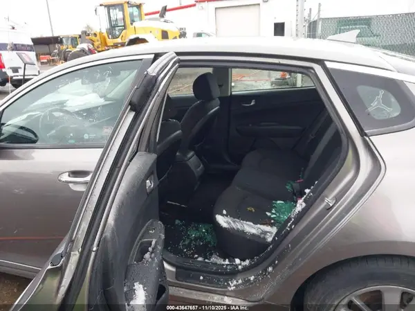 5XXGT4L1XJG215709 2018 KIA OPTIMA - Image 8