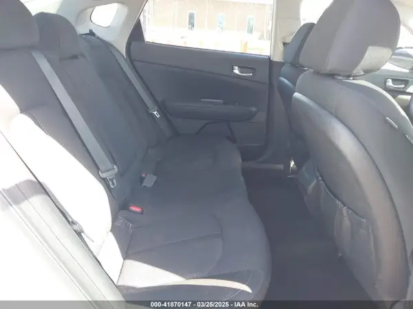 5XXGT4L30GG019255 2016 KIA OPTIMA - Image 8