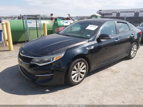 5XXGT4L30GG021085 2016 KIA OPTIMA - Image 2