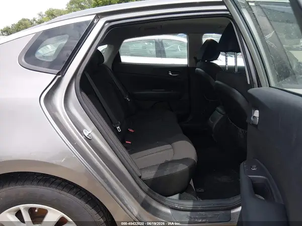 5XXGT4L30GG026237 2016 KIA OPTIMA - Image 8