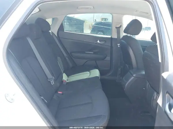 5XXGT4L30GG028201 2016 KIA OPTIMA - Image 8